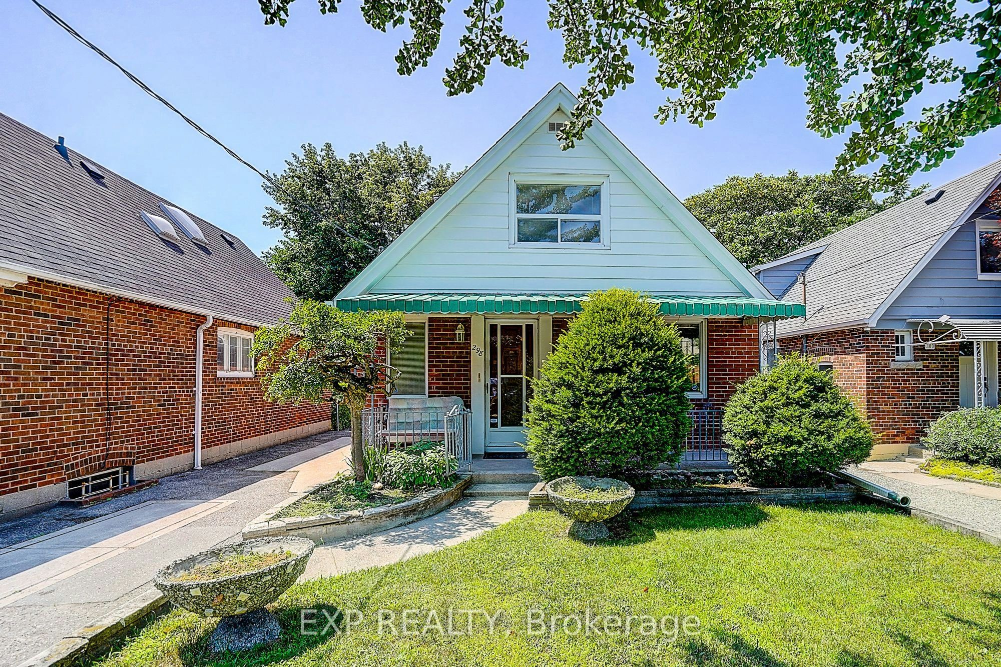 298 Glebemount Avenue, Toronto, ON, M4C 3V3