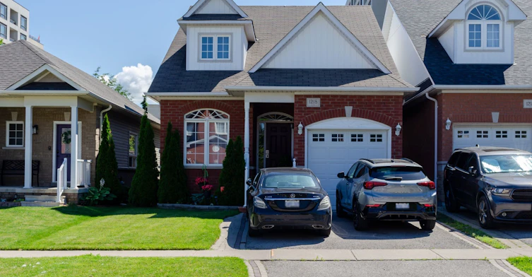 Room-1218 Macinally Court, Oshawa, ON, L1K 0B8