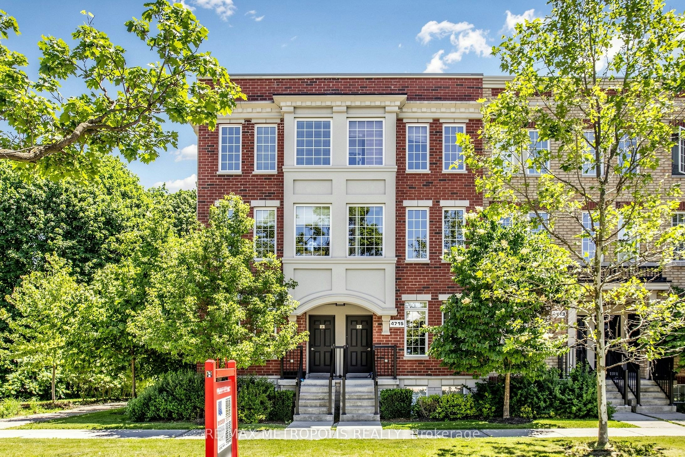 2-4715 Kingston Road, Toronto, ON, M1E 2R1