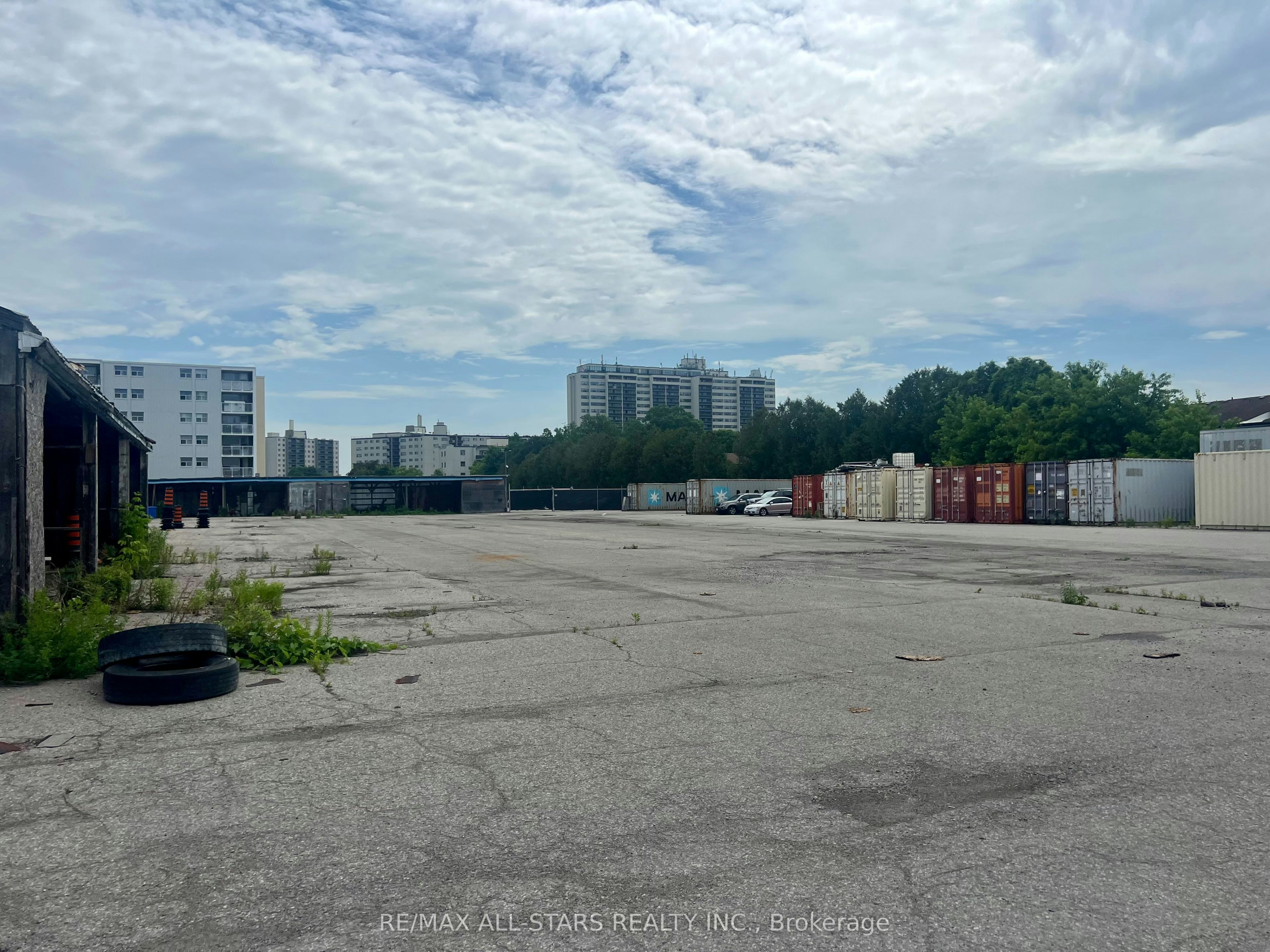 #F-1279 Simcoe Street N, Oshawa, ON, L1G 4X1