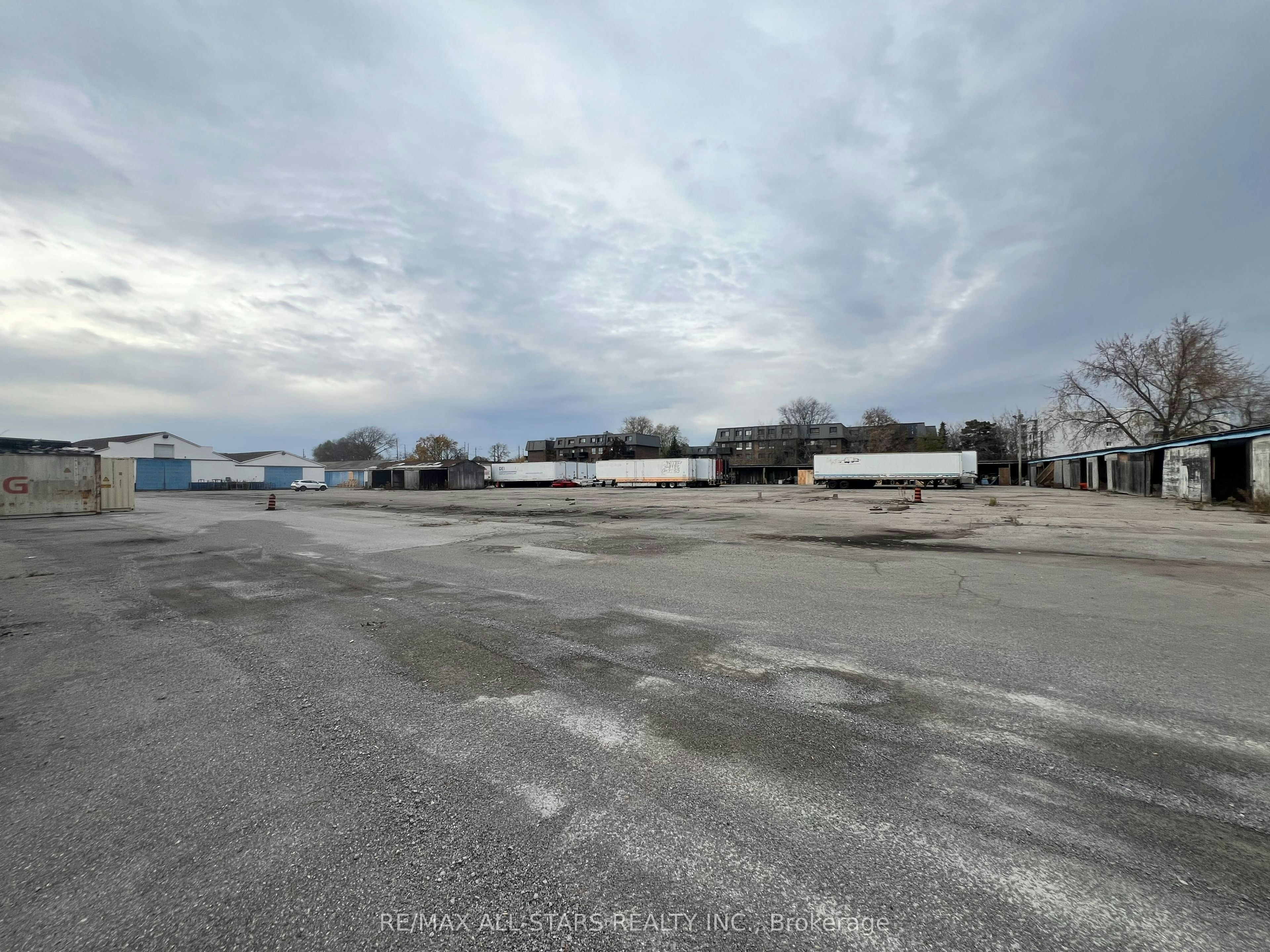 #F&G-1279 Simcoe Street N, Oshawa, ON, L1G 4X1 - 2