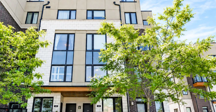 212-1555 Kingston Road, Pickering, ON, L1V 0E9 - 2