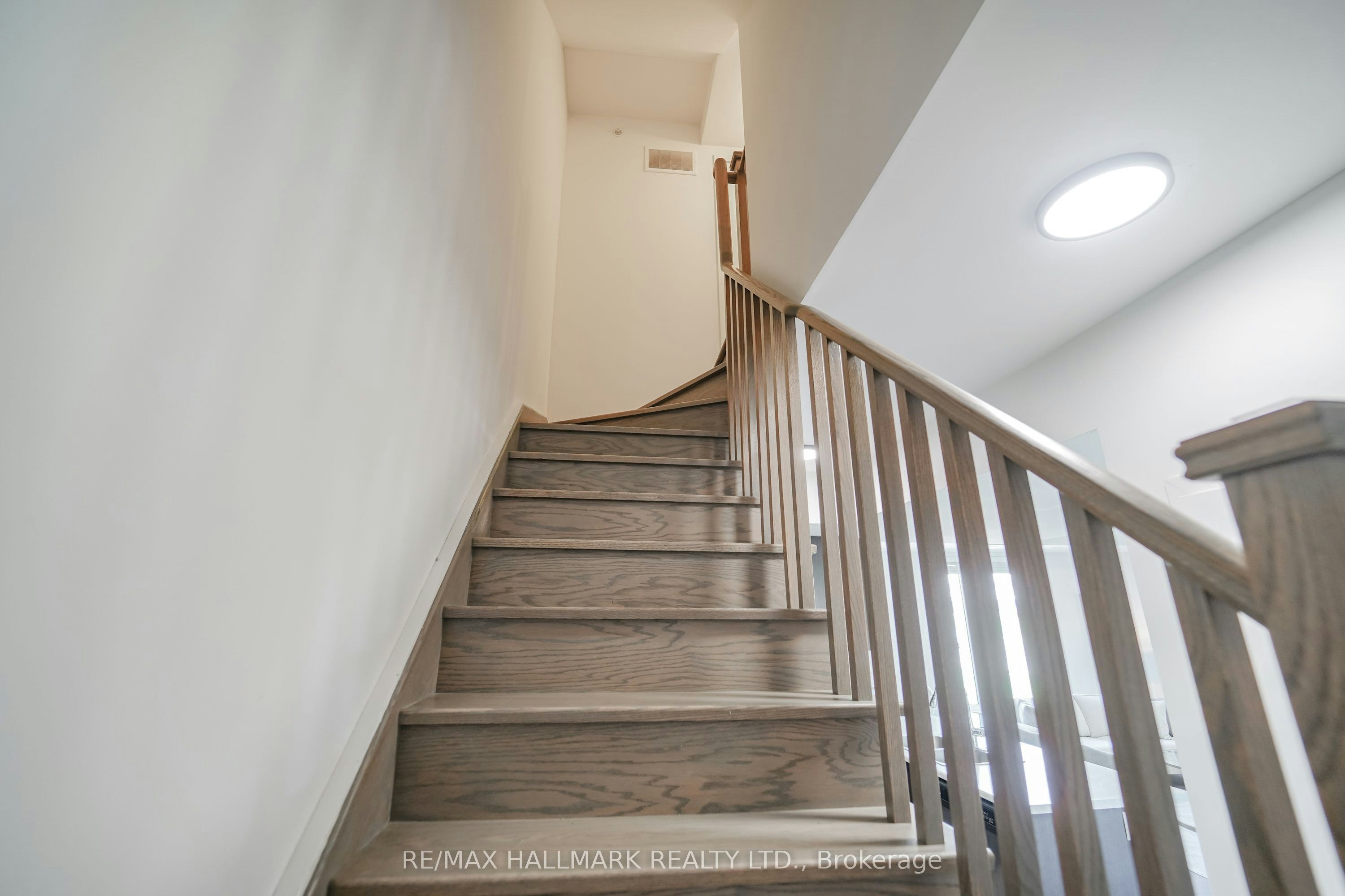 212-1555 Kingston Road, Pickering, ON, L1V 0E9 - 18