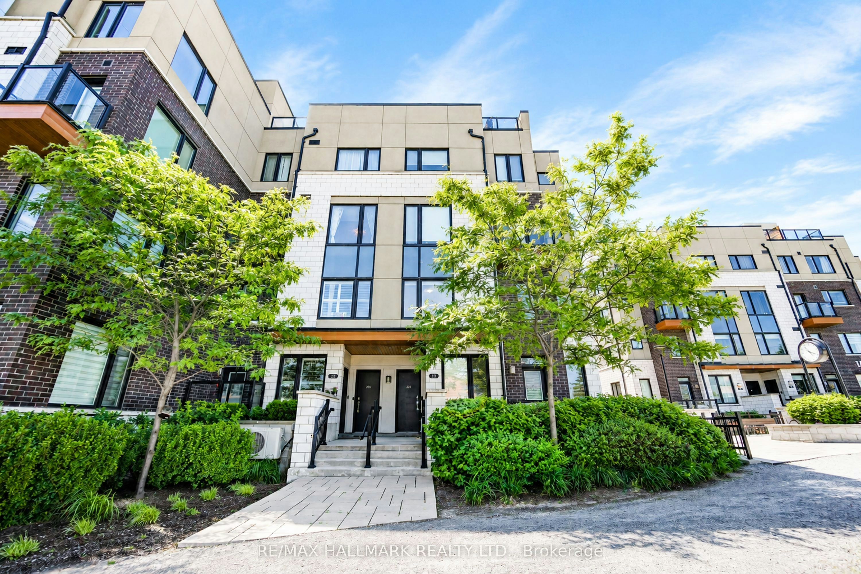 212-1555 Kingston Road, Pickering, ON, L1V 0E9