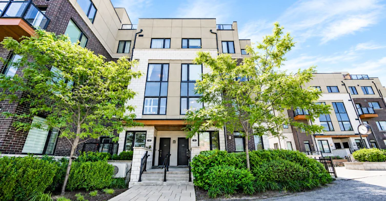 212-1555 Kingston Road, Pickering, ON, L1V 0E9