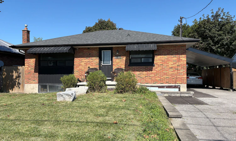607 Stevenson Road N