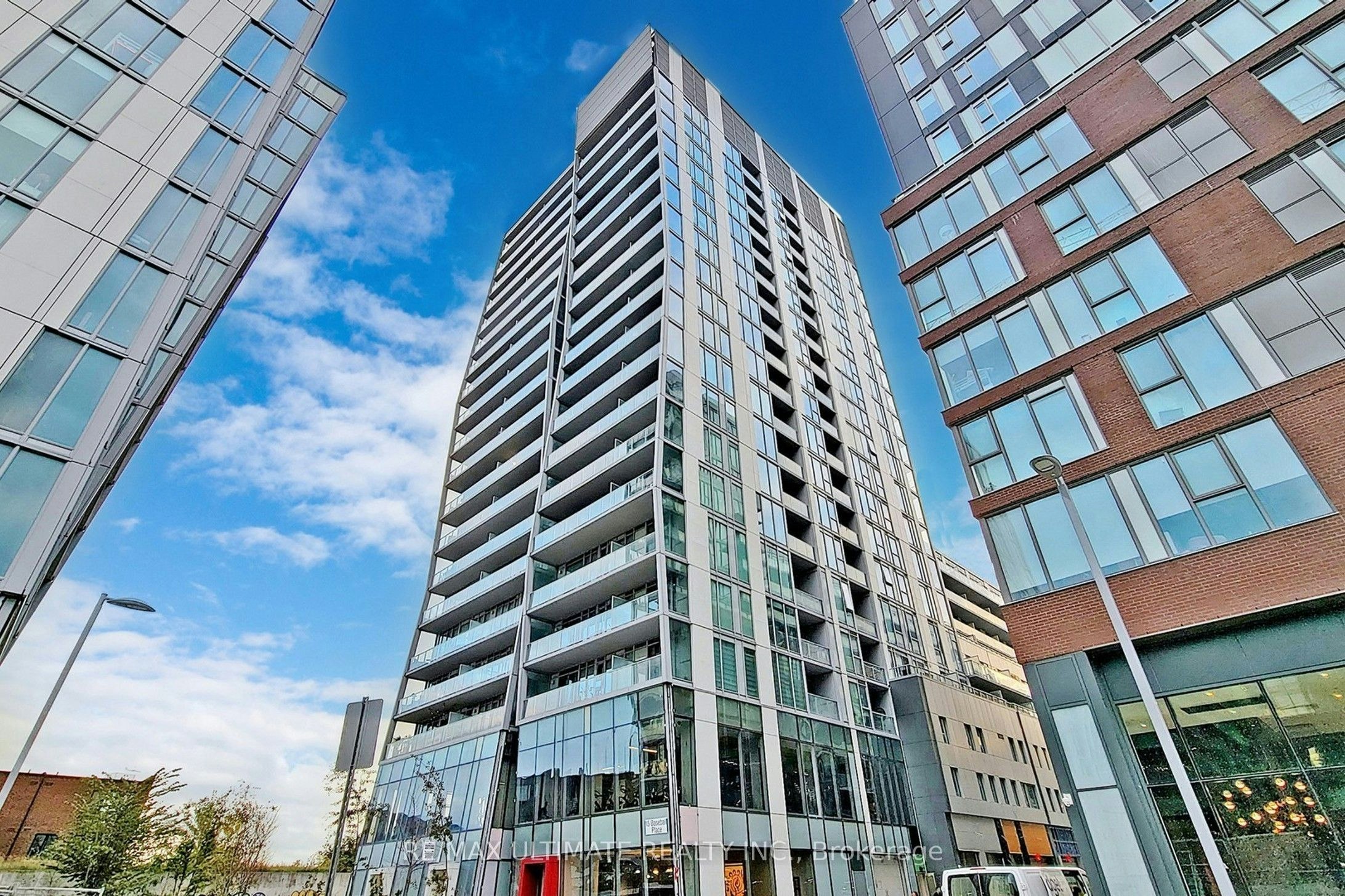 920-15 Baseball Place, Toronto, ON, M4M 0E6
