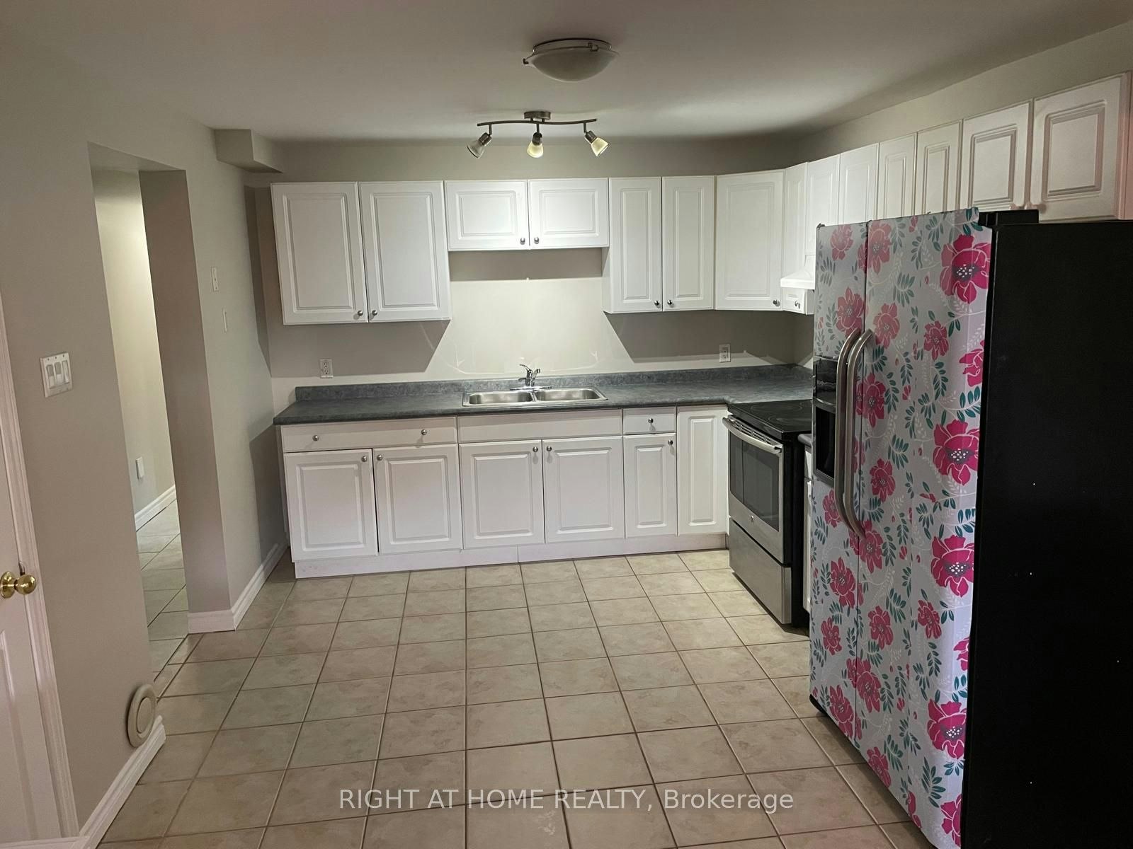 630 Cartier Avenue, Oshawa, ON, L1J 2E2 - 2