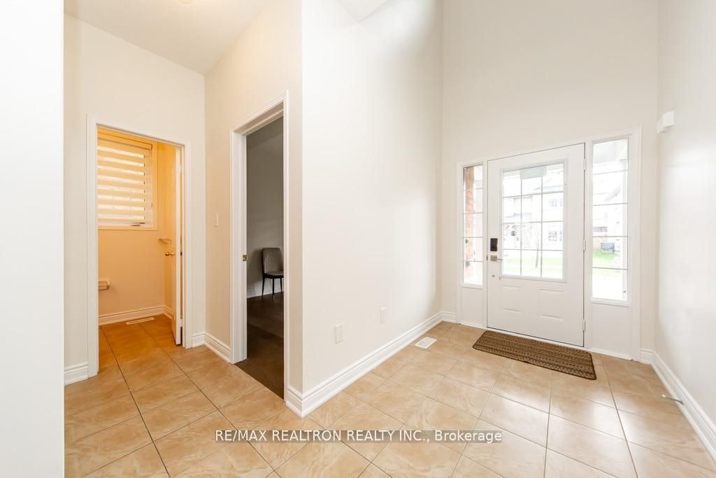 24 Skelton Crescent, Ajax, ON, L1Z 0S2 - 2