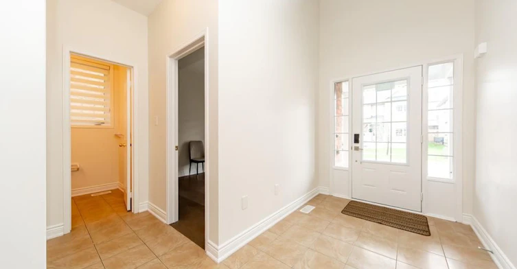 24 Skelton Crescent, Ajax, ON, L1Z 0S2 - 2