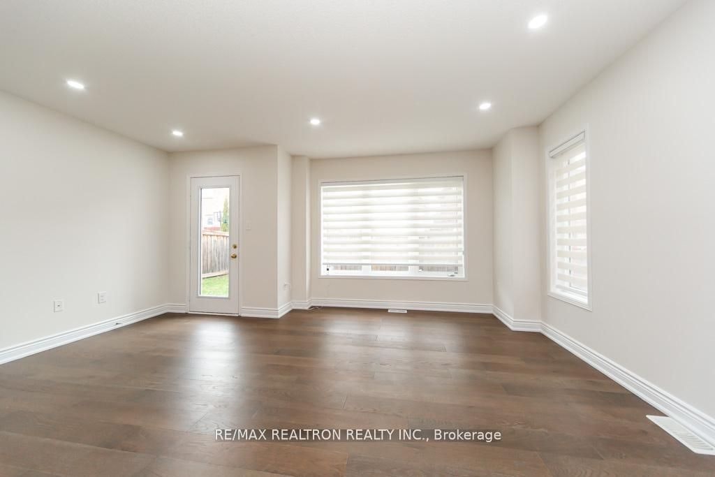 24 Skelton Crescent, Ajax, ON, L1Z 0S2 - 12