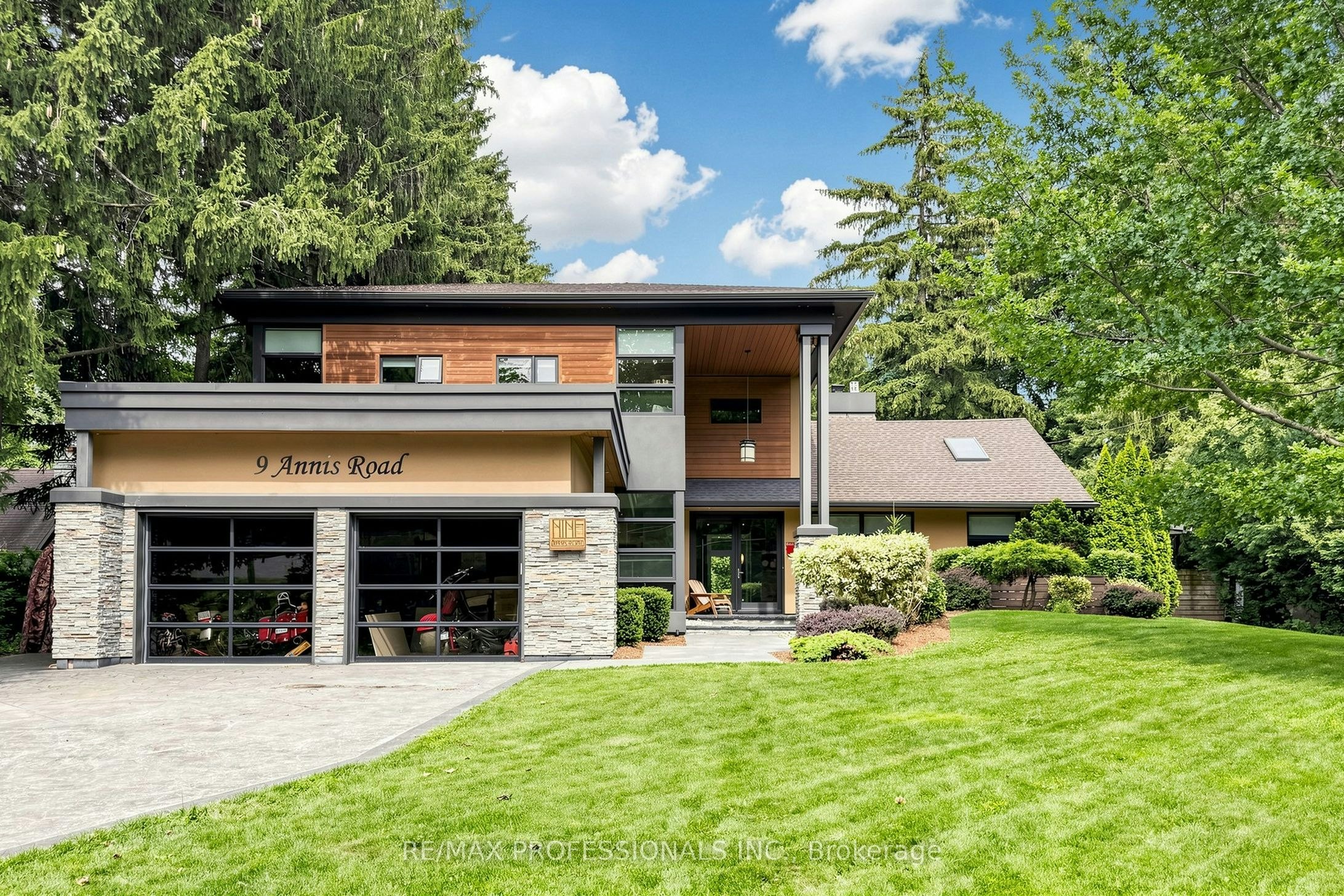 9 Annis Road, Toronto, ON, M1M 2Y8