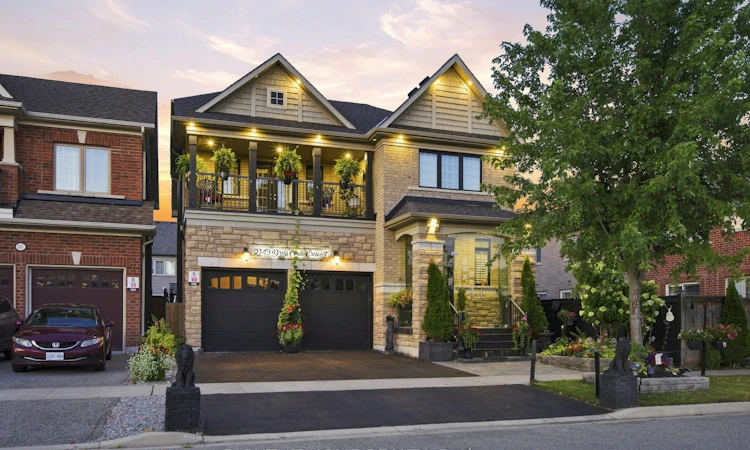2349 Dress Circle Crescent