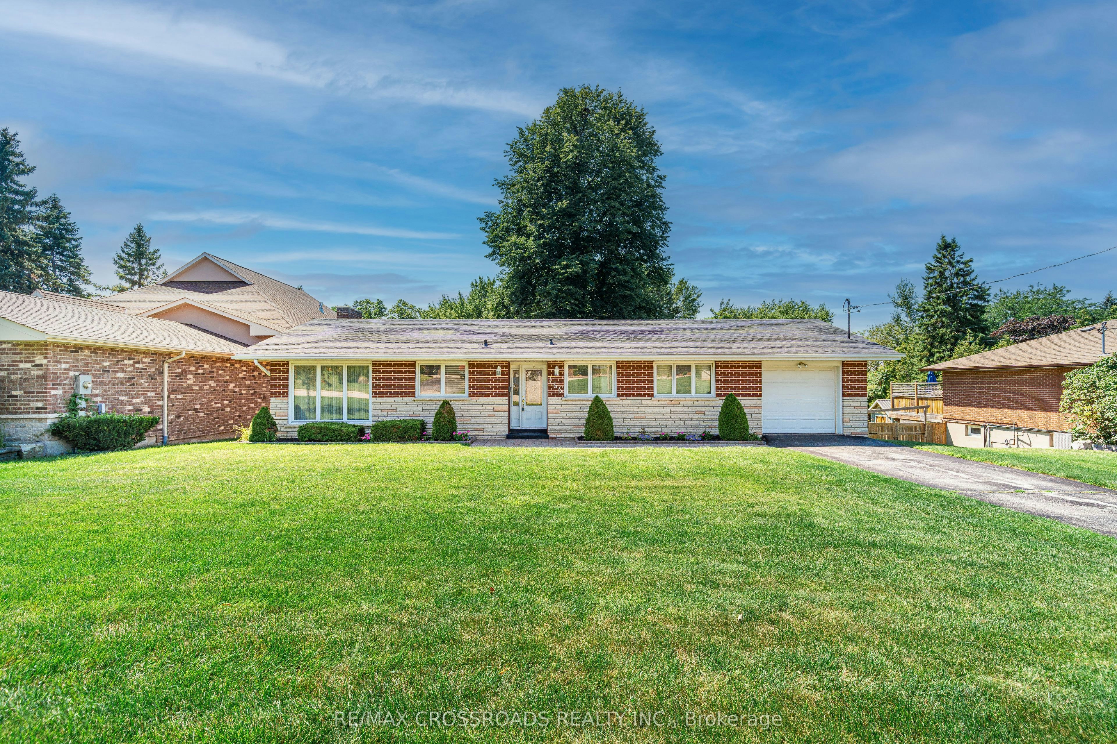 166 Elizabeth Crescent N, Whitby, ON, L1N 3R7
