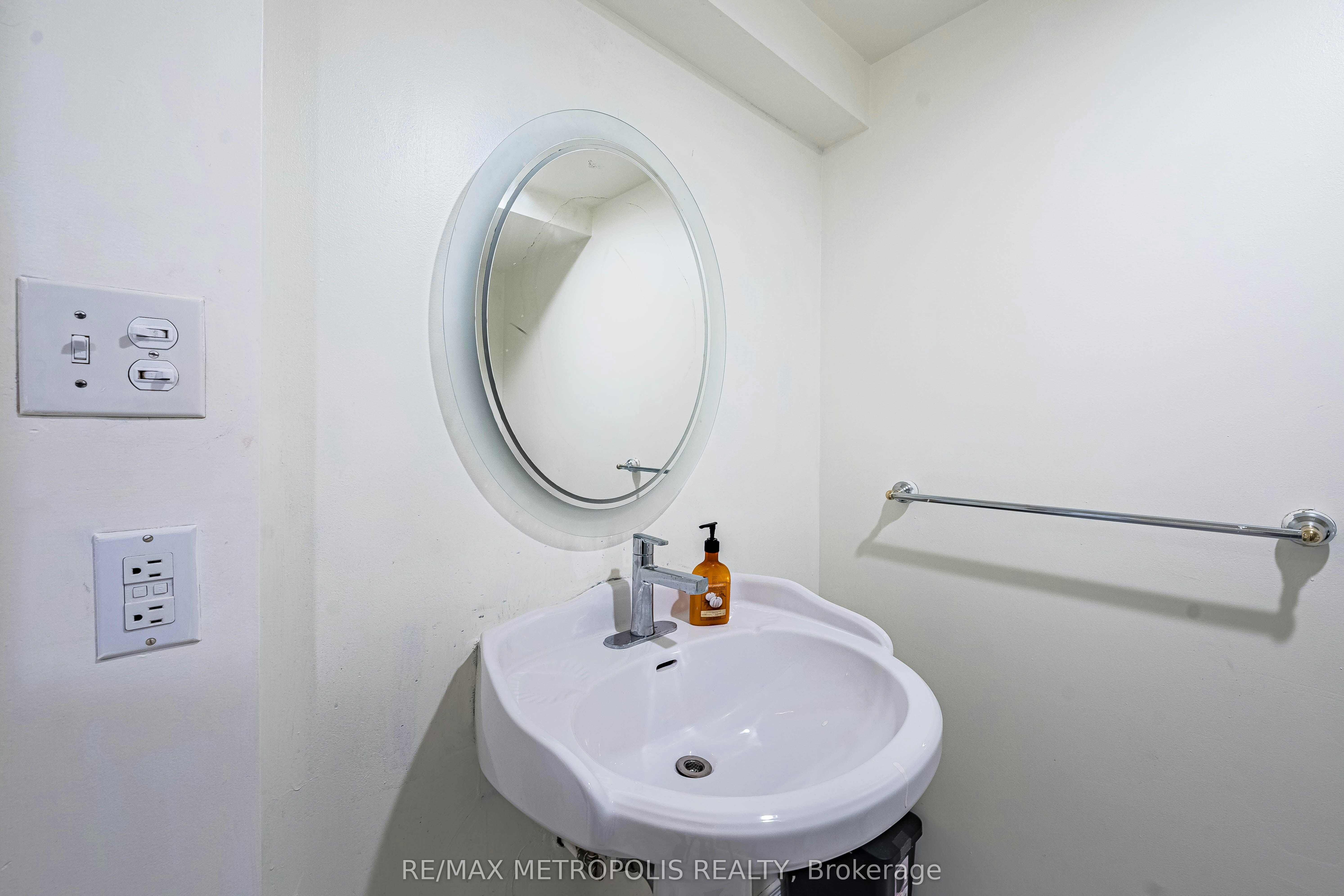 Bsmt-22 Mayflower Street, Whitby, ON, L1N 8A9 - 17