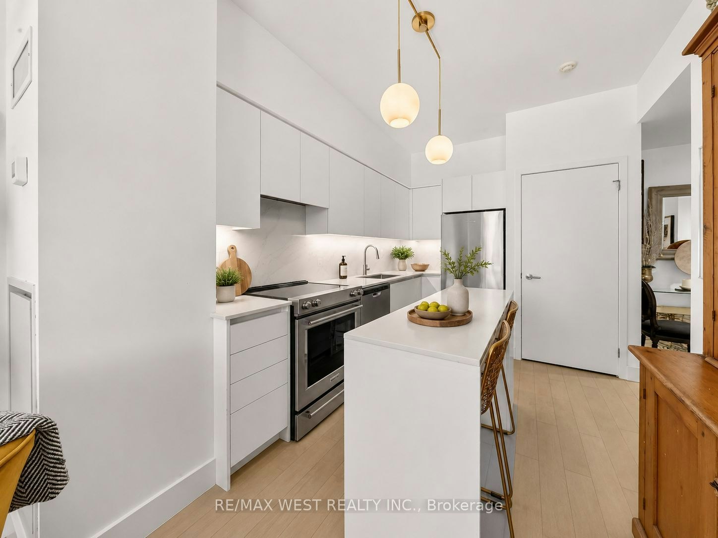 215-601 Kingston Road - 4