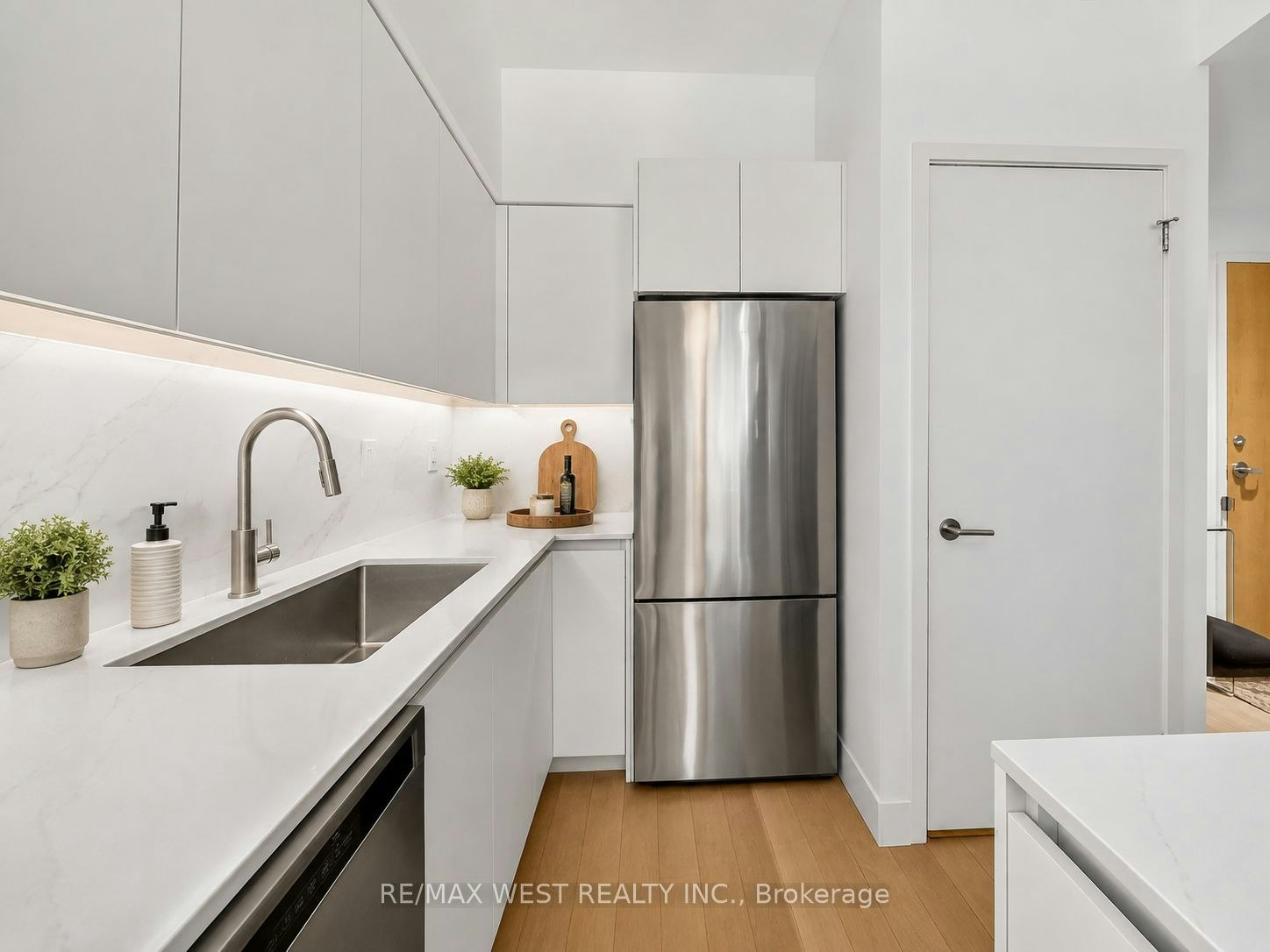 215-601 Kingston Road - 5
