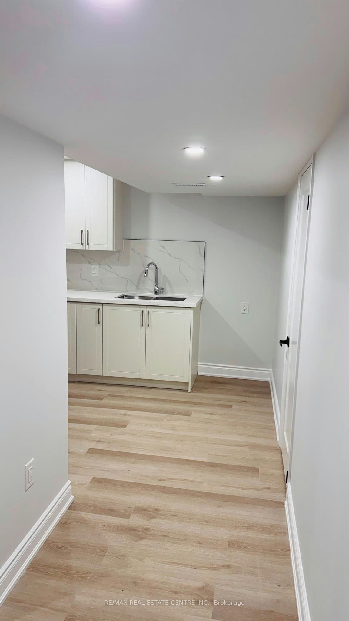 BSMT-12 Rolling Acres Drive, Whitby, ON, L1R 1Z8 - 8