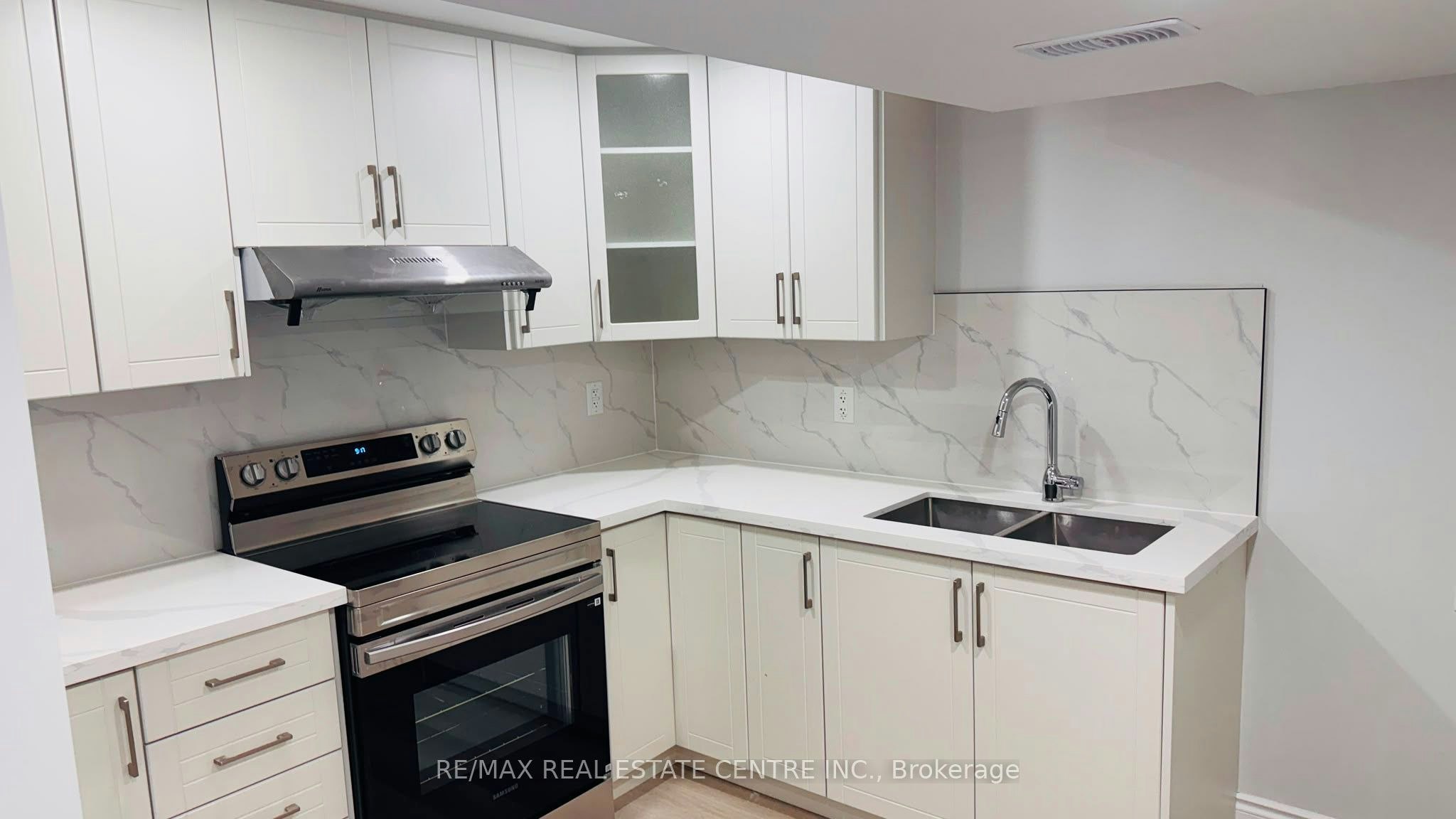 BSMT-12 Rolling Acres Drive, Whitby, ON, L1R 1Z8 - 5