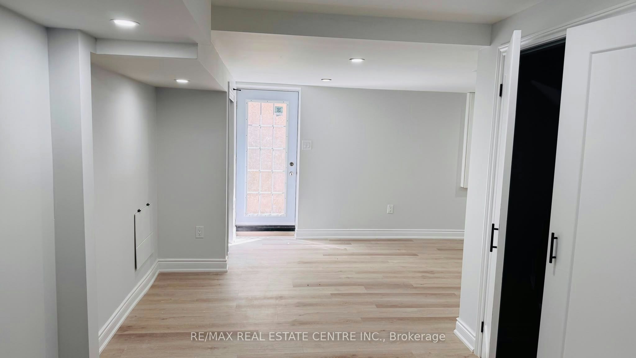 BSMT-12 Rolling Acres Drive, Whitby, ON, L1R 1Z8 - 10