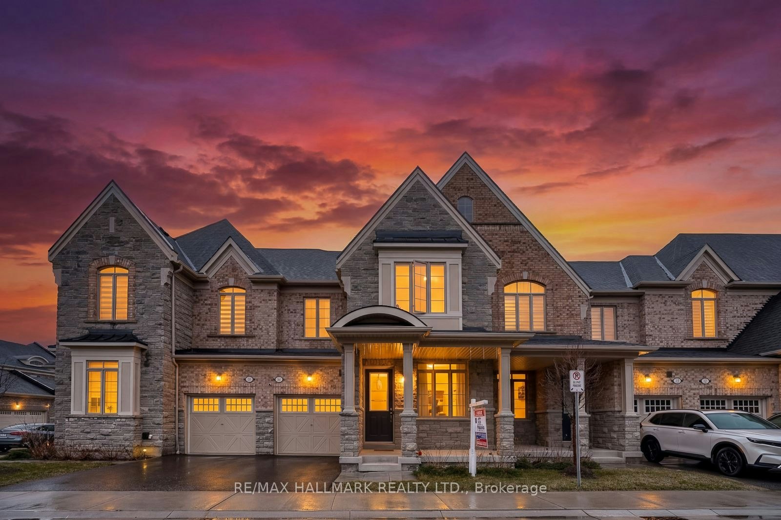 4 Hickling Lane, Ajax, ON, L1T 0N6
