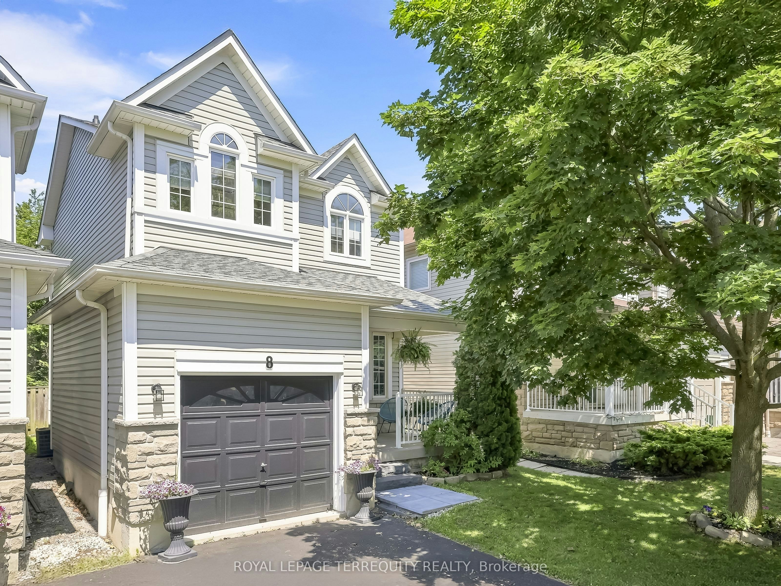 8 Sinden Drive, Whitby, ON, L1M 2B8
