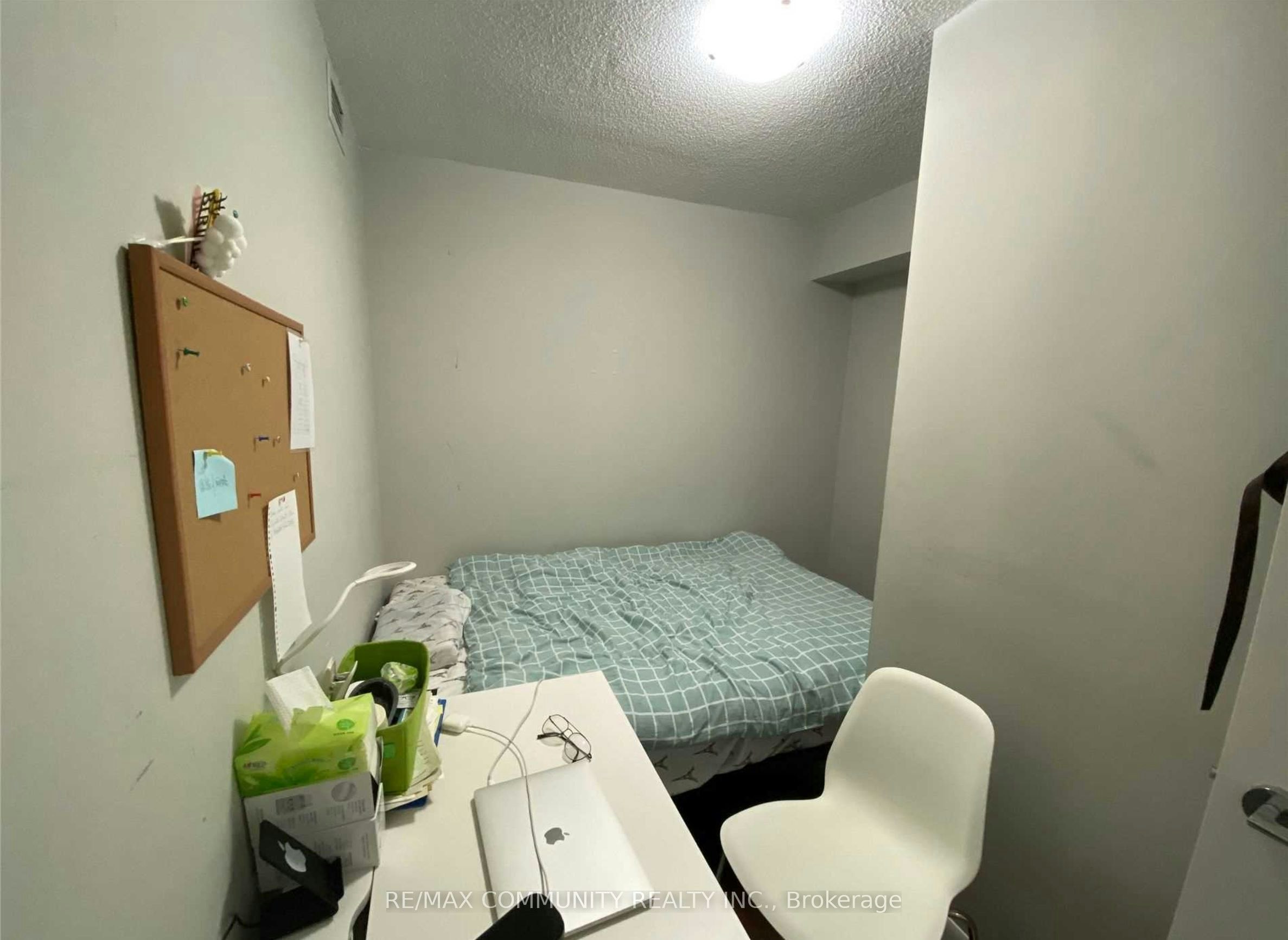 LPH01-25 Town Centre Crescent, Toronto, ON, M1P 0B4 - 9