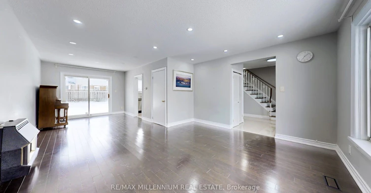 Upper-80 Rainier Square, Toronto, ON, M1T 2Z9 - 5