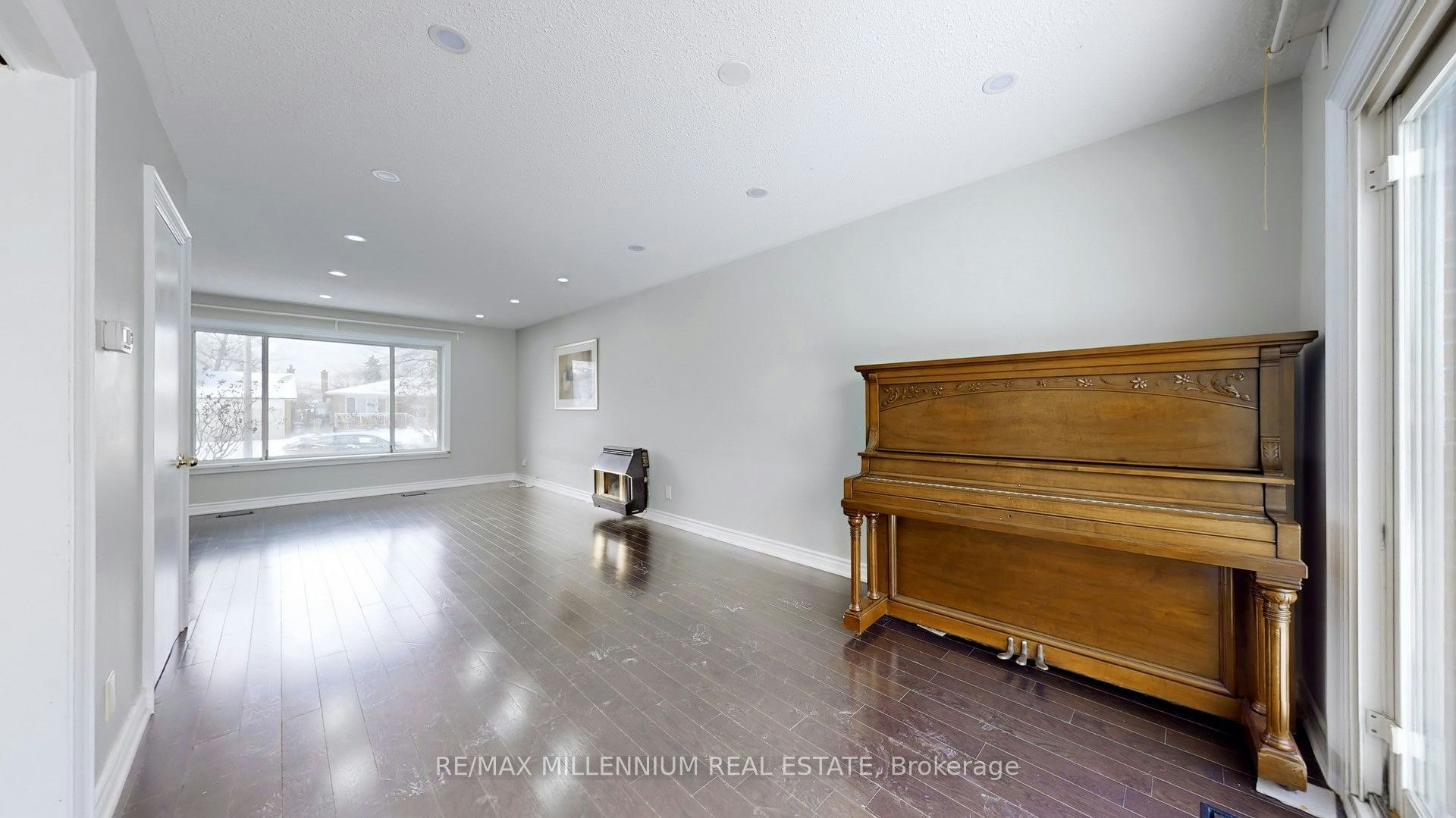 Upper-80 Rainier Square, Toronto, ON, M1T 2Z9 - 9