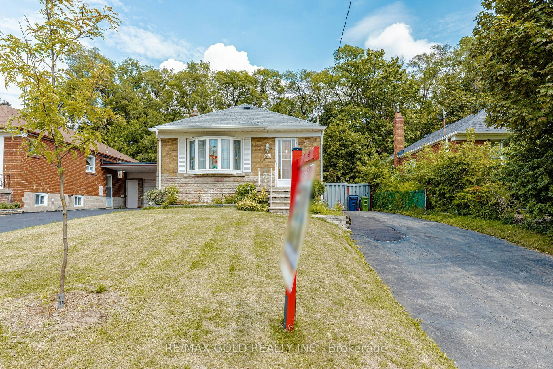 23 Rensburg Drive, Toronto, ON, M1K 3A2