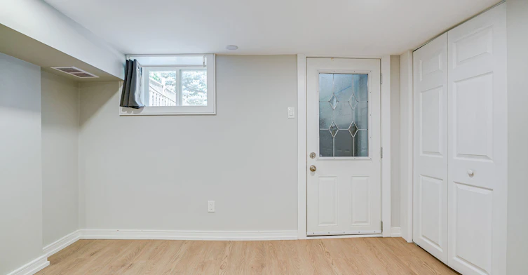 Lower-115 Rainsford Road, Toronto, ON, M4L 3N8 - 2
