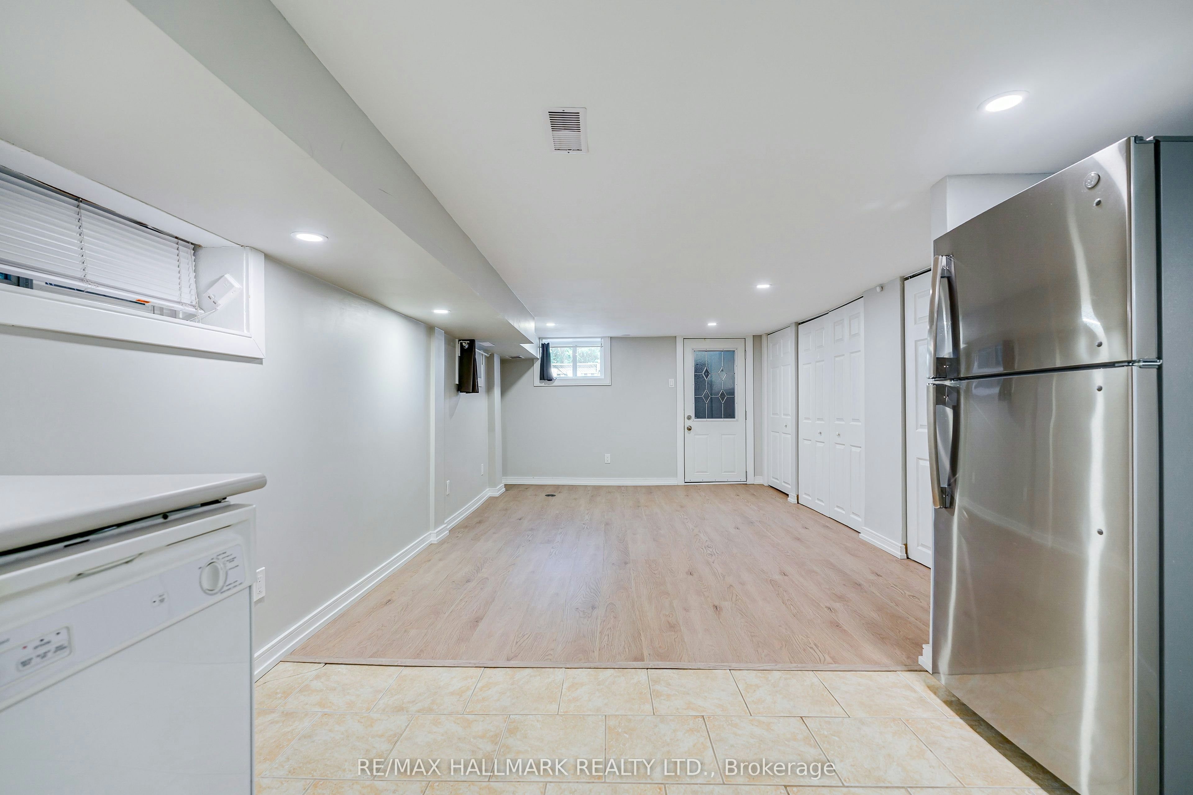 Lower-115 Rainsford Road, Toronto, ON, M4L 3N8 - 9