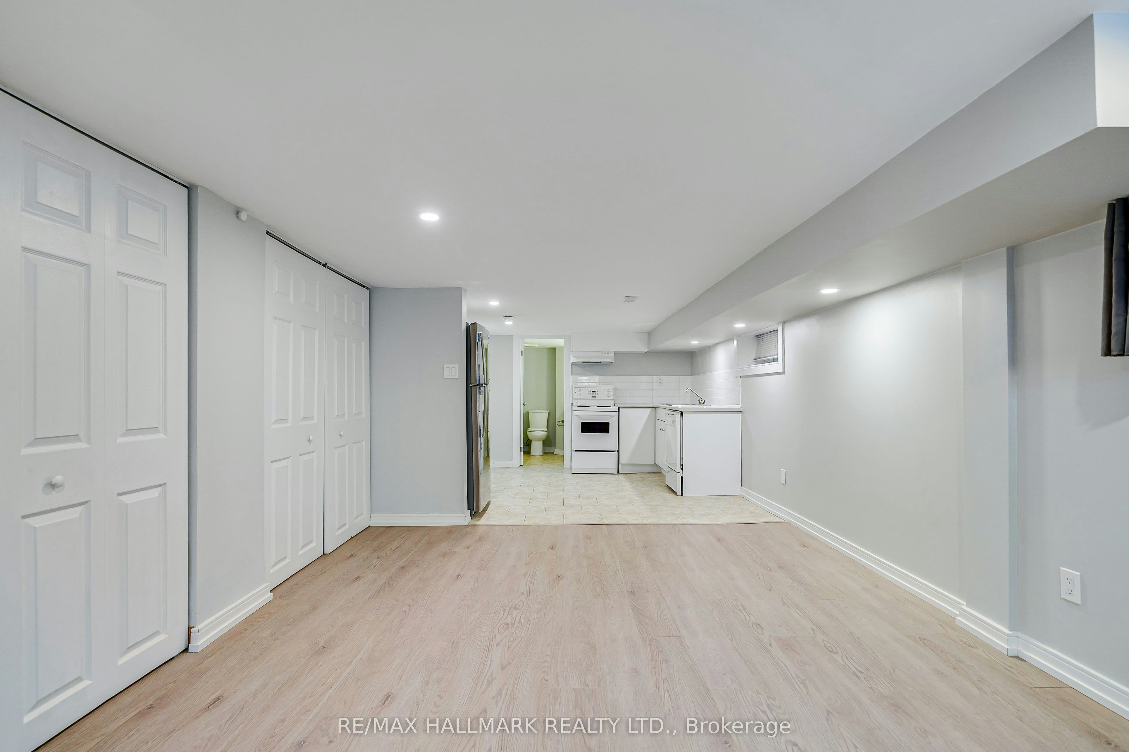 Lower-115 Rainsford Road, Toronto, ON, M4L 3N8 - 4