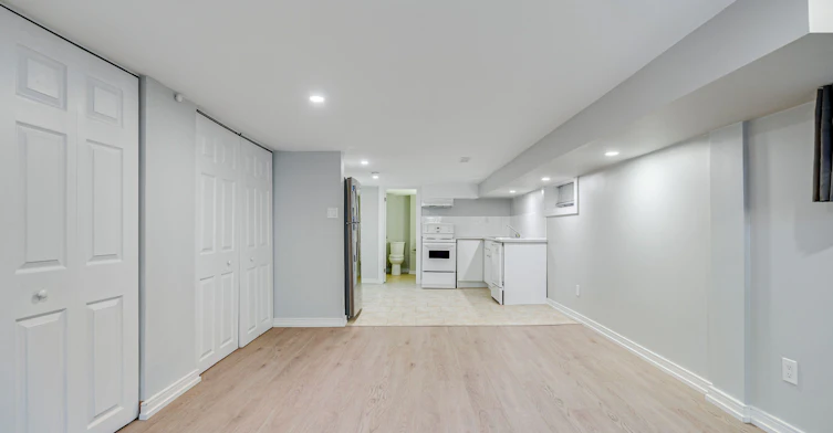 Lower-115 Rainsford Road, Toronto, ON, M4L 3N8 - 4