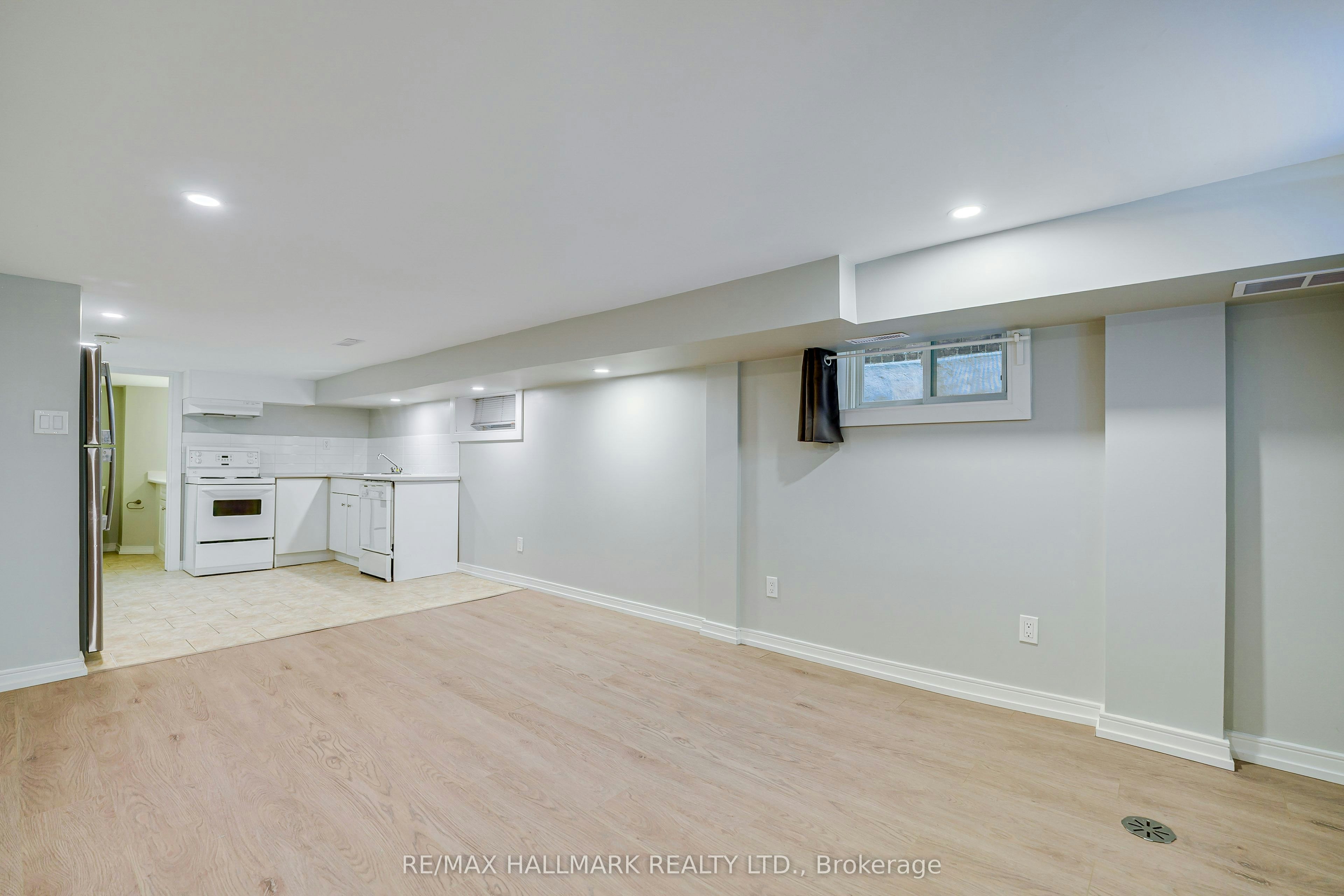 Lower-115 Rainsford Road, Toronto, ON, M4L 3N8 - 5