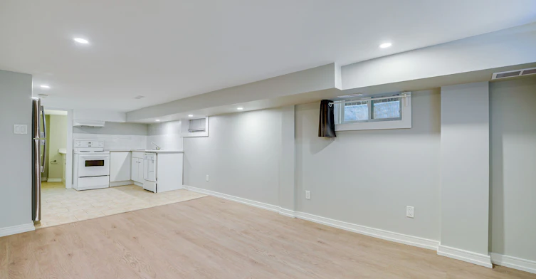 Lower-115 Rainsford Road, Toronto, ON, M4L 3N8 - 5