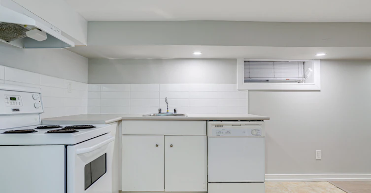 Lower-115 Rainsford Road, Toronto, ON, M4L 3N8 - 7