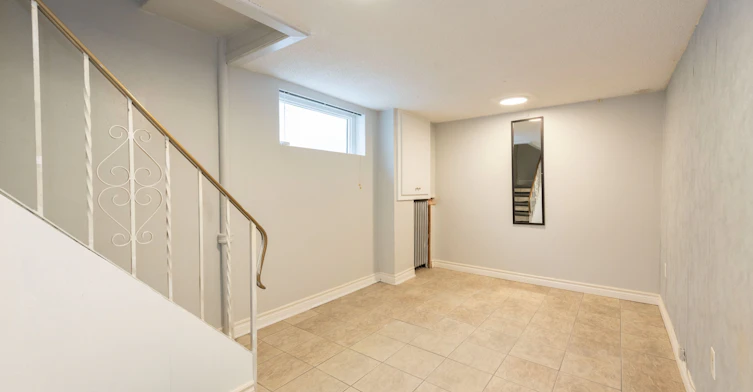7 Joanith Lower Drive, Toronto, ON, M4B 1S6