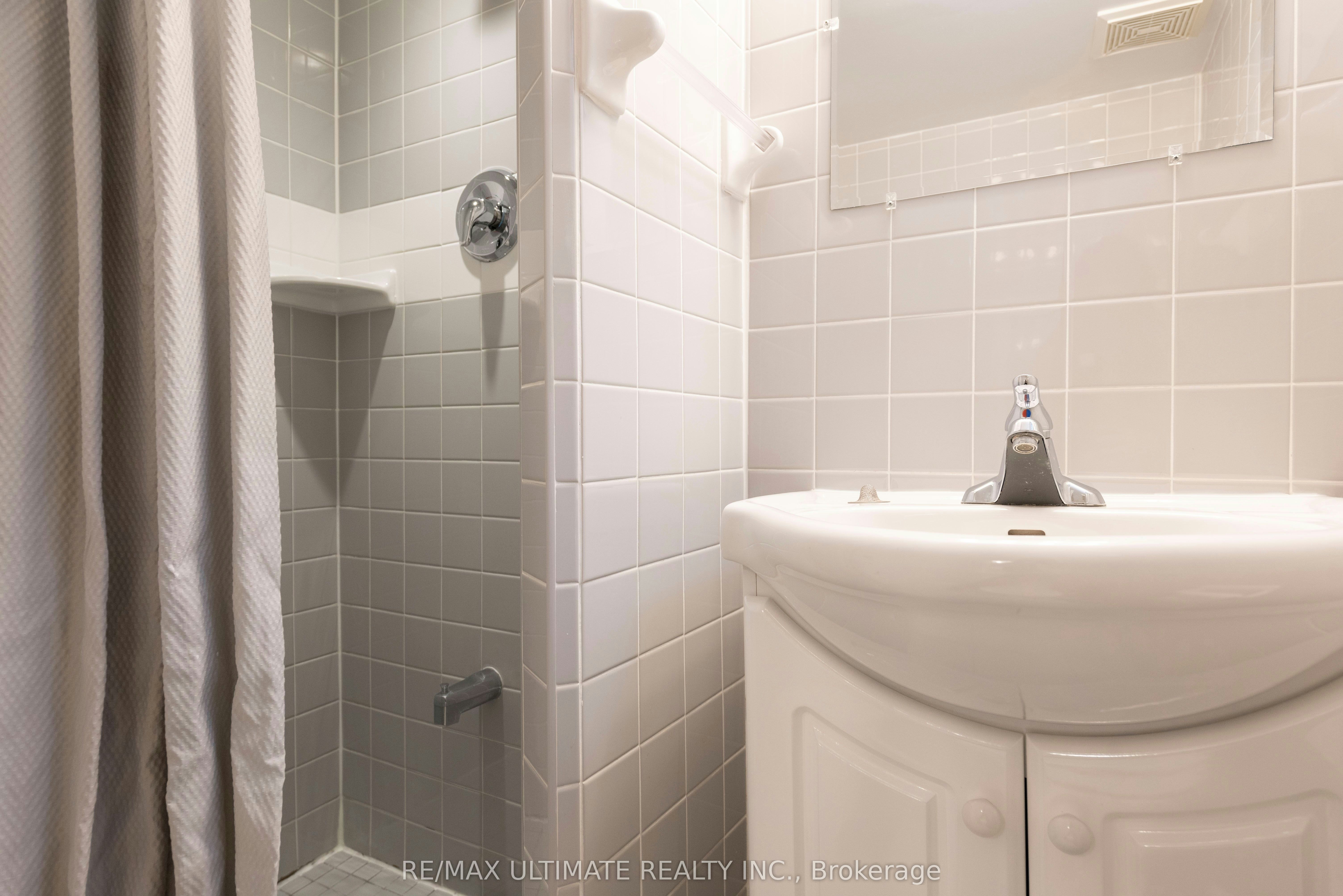 7 Joanith Lower Drive, Toronto, ON, M4B 1S6 - 10