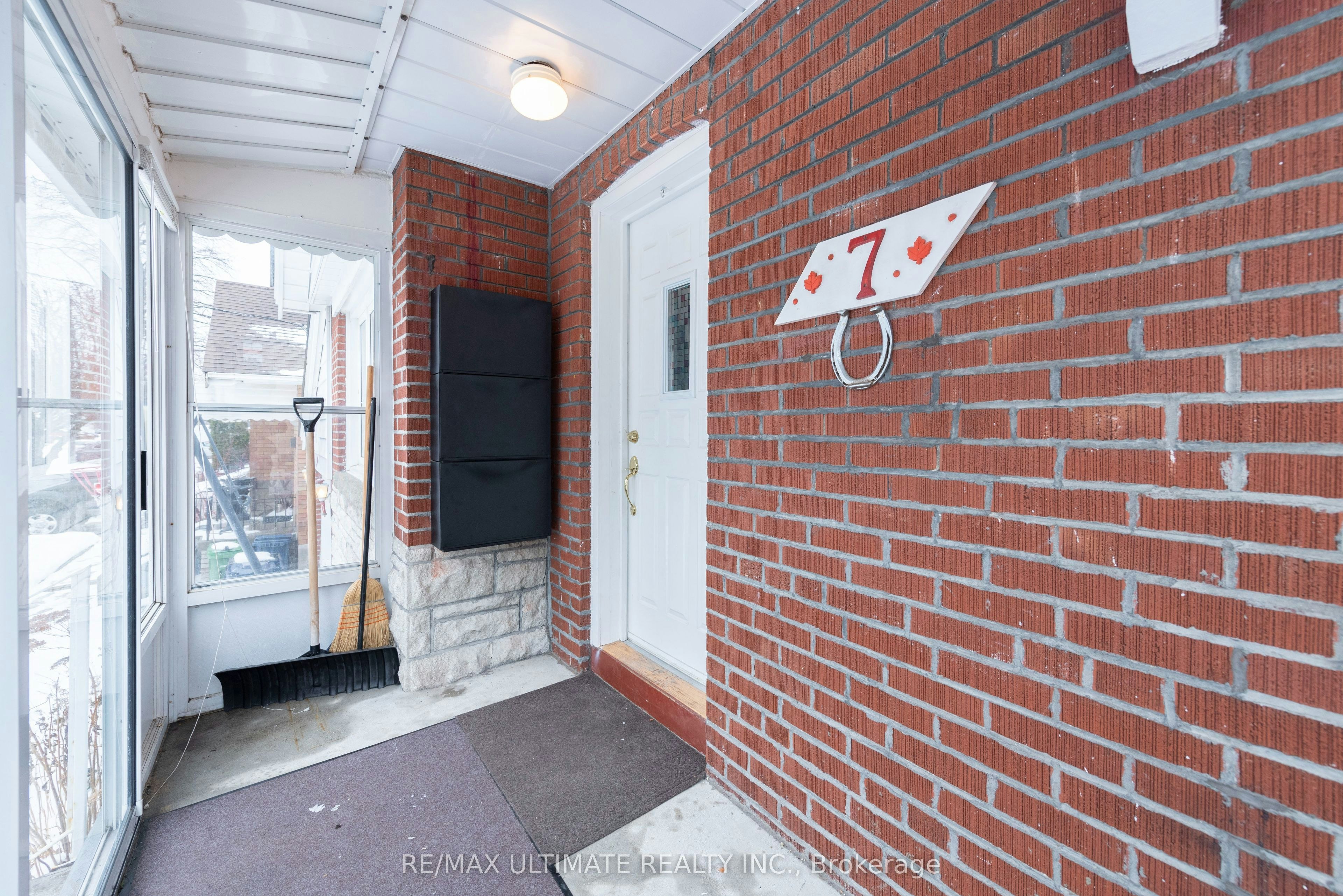 7 Joanith Lower Drive, Toronto, ON, M4B 1S6 - 24