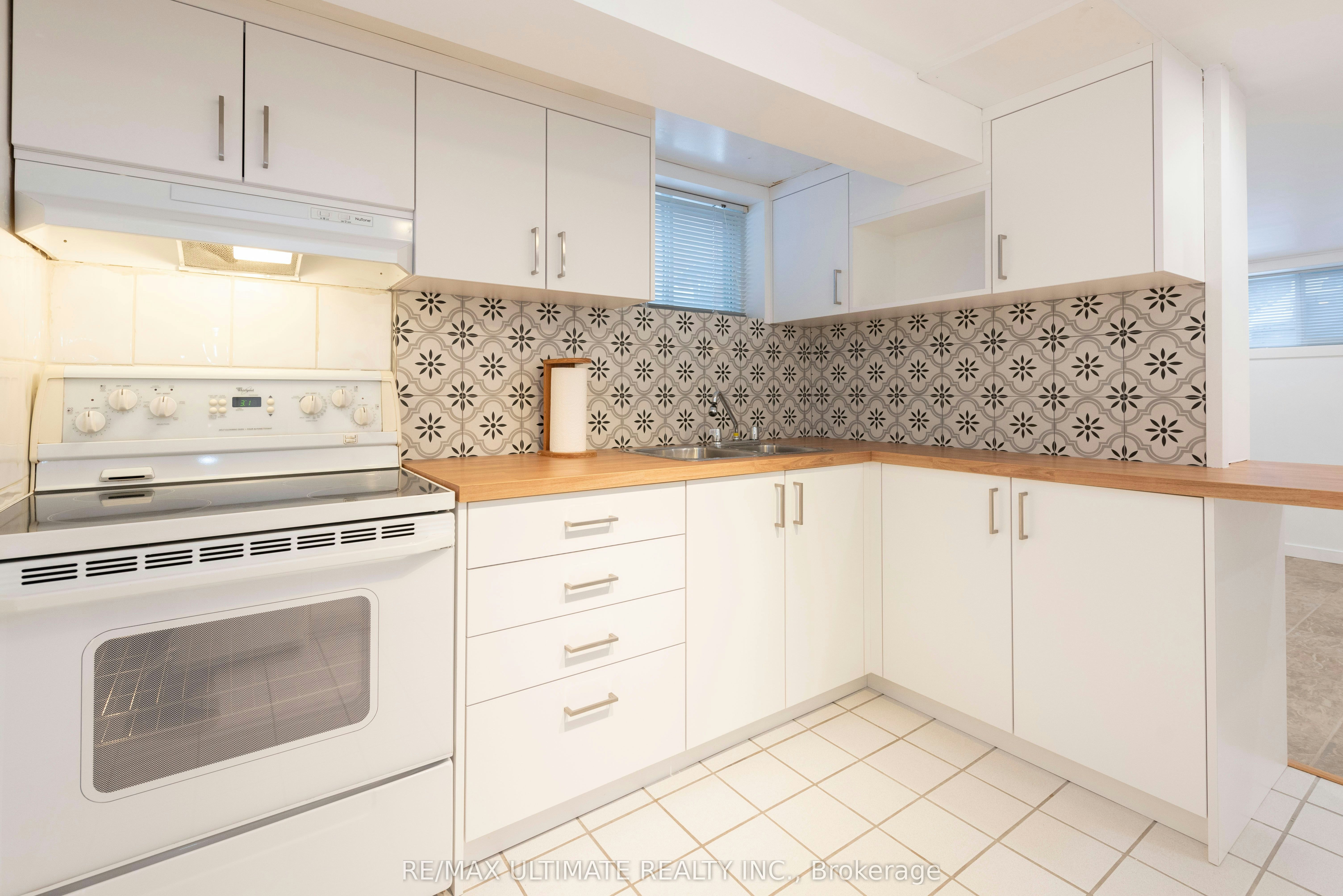 7 Joanith Lower Drive, Toronto, ON, M4B 1S6 - 17