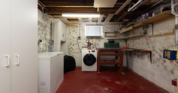 7 Joanith Lower Drive, Toronto, ON, M4B 1S6 - 3