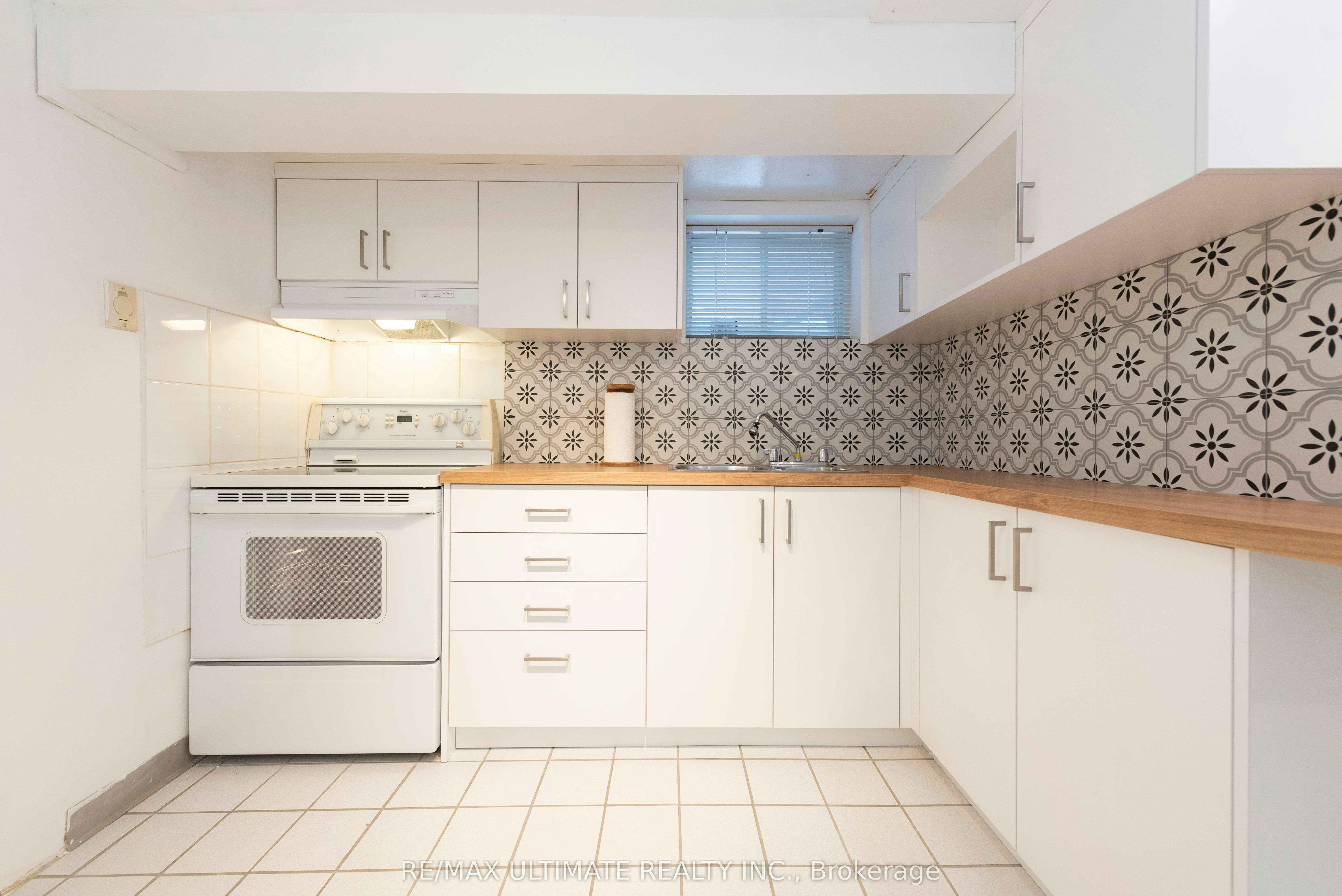 7 Joanith Lower Drive, Toronto, ON, M4B 1S6 - 15