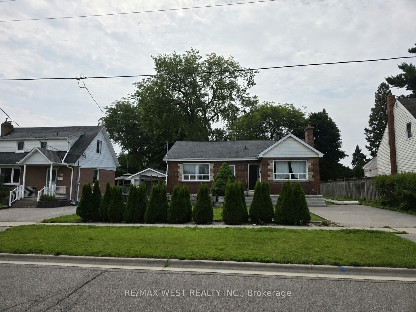 29 Sunset Drive, Oshawa, ON, L1G 3K9