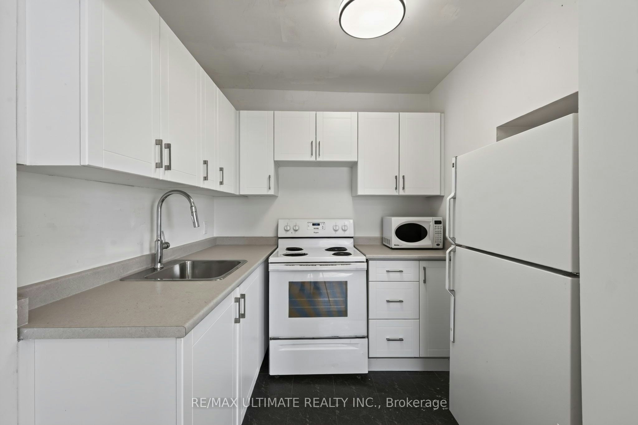 3-2360 Queen Street E, Toronto, ON, M4E 1H3 - 9