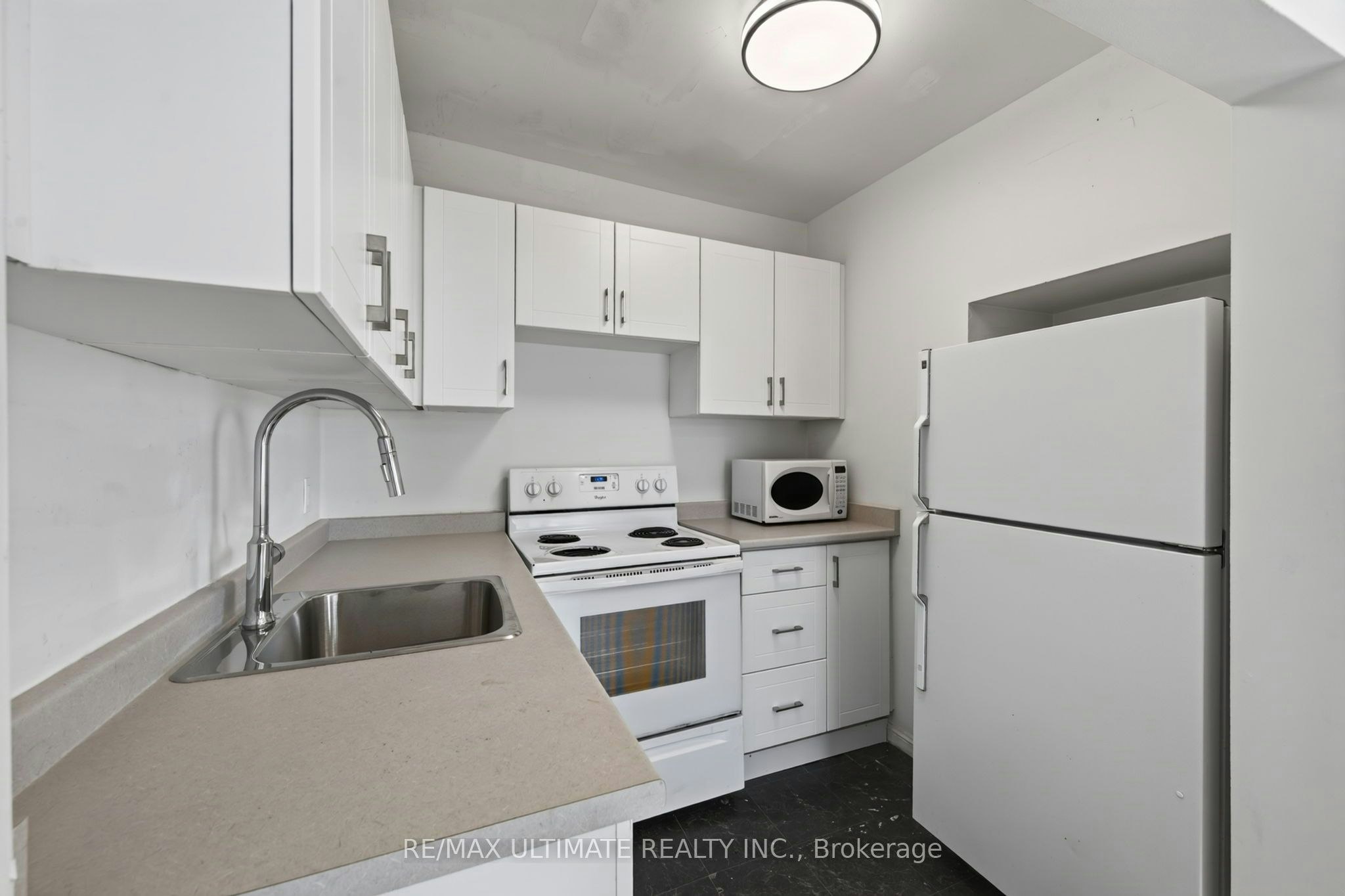 3-2360 Queen Street E, Toronto, ON, M4E 1H3 - 10