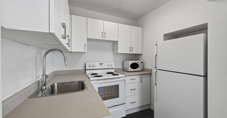 3-2360 Queen Street E, Toronto, ON, M4E 1H3 - 10