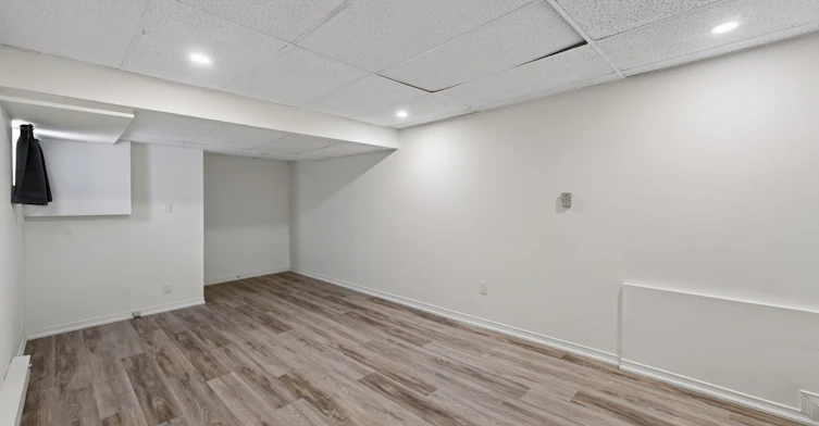 3-2360 Queen Street E, Toronto, ON, M4E 1H3 - 14