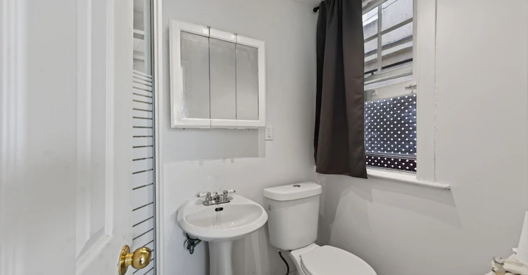 3-2360 Queen Street E, Toronto, ON, M4E 1H3 - 12