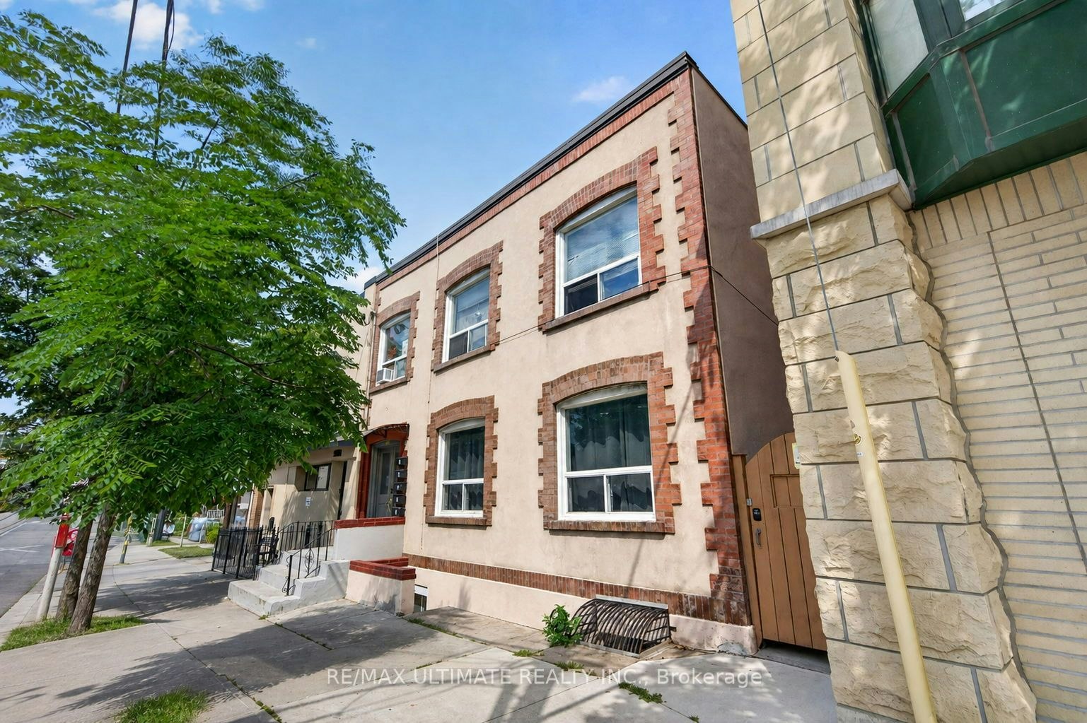 3-2360 Queen Street E, Toronto, ON, M4E 1H3
